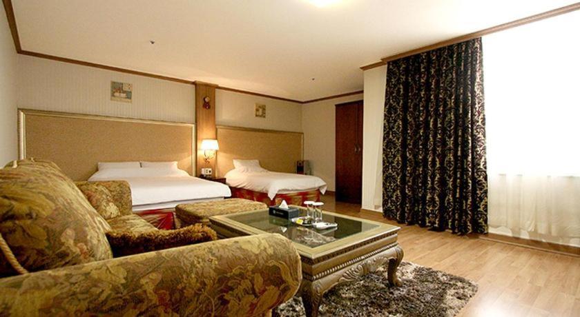 Hotel Olympic Changwon Exterior photo