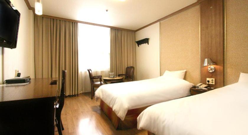 Hotel Olympic Changwon Exterior photo