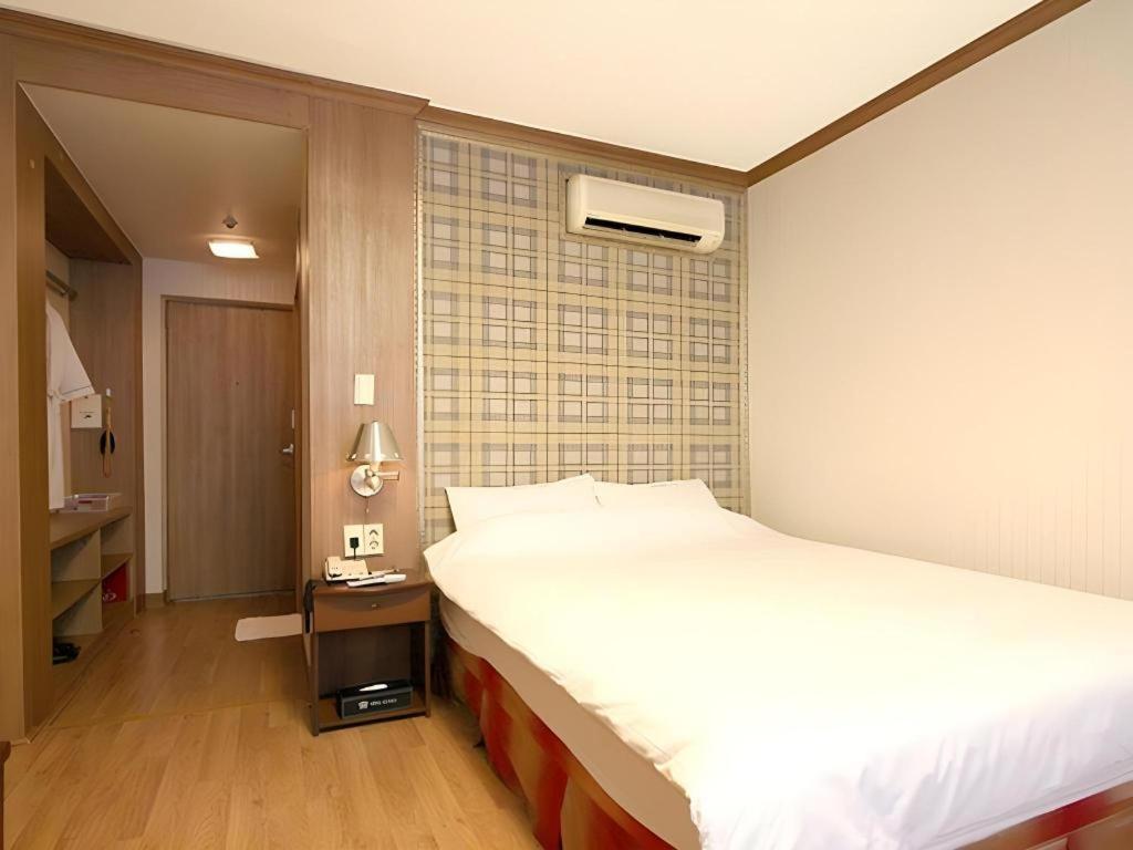 Hotel Olympic Changwon Exterior photo