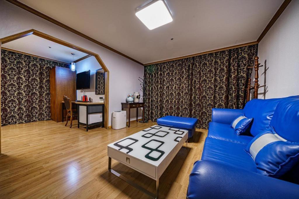 Hotel Olympic Changwon Exterior photo