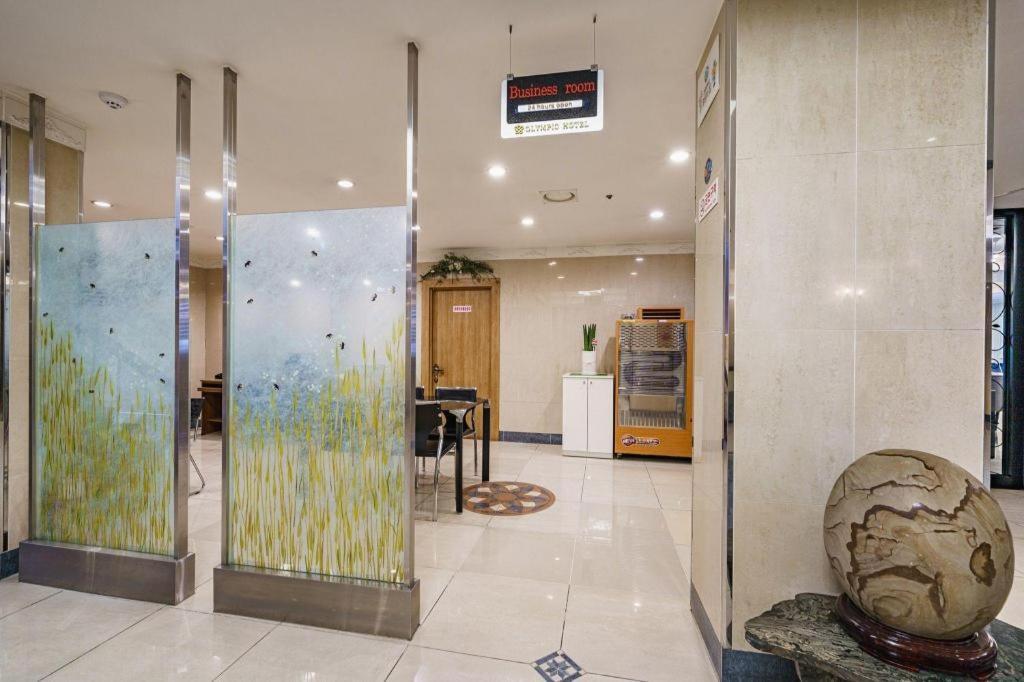 Hotel Olympic Changwon Exterior photo