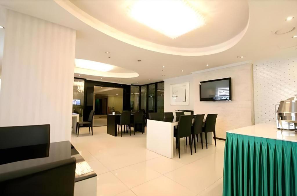 Hotel Olympic Changwon Exterior photo