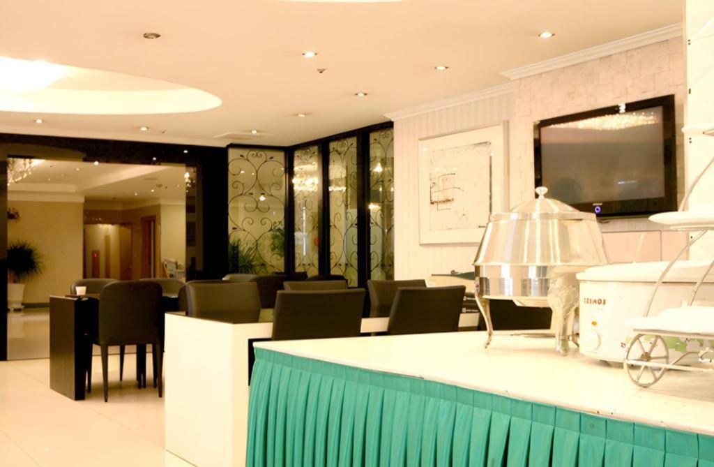 Hotel Olympic Changwon Exterior photo